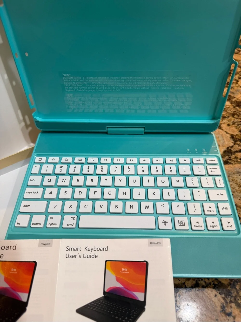 SMART brand Turquoise Bluetooth Tablet Keyboard Case no cords included